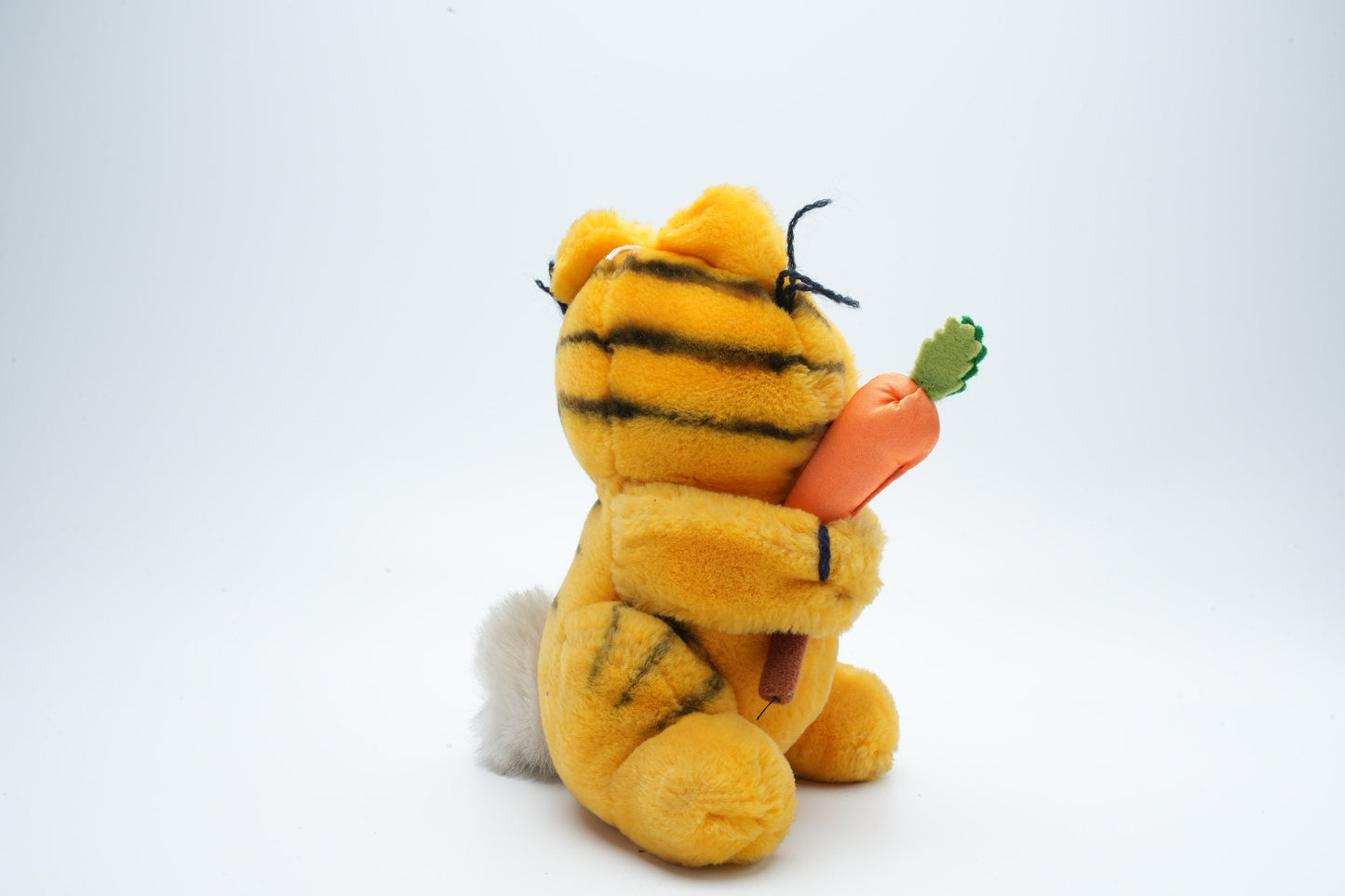 Vintage Garfield met wortel in zijn handen | zeldzame Garfield plush (vintage)