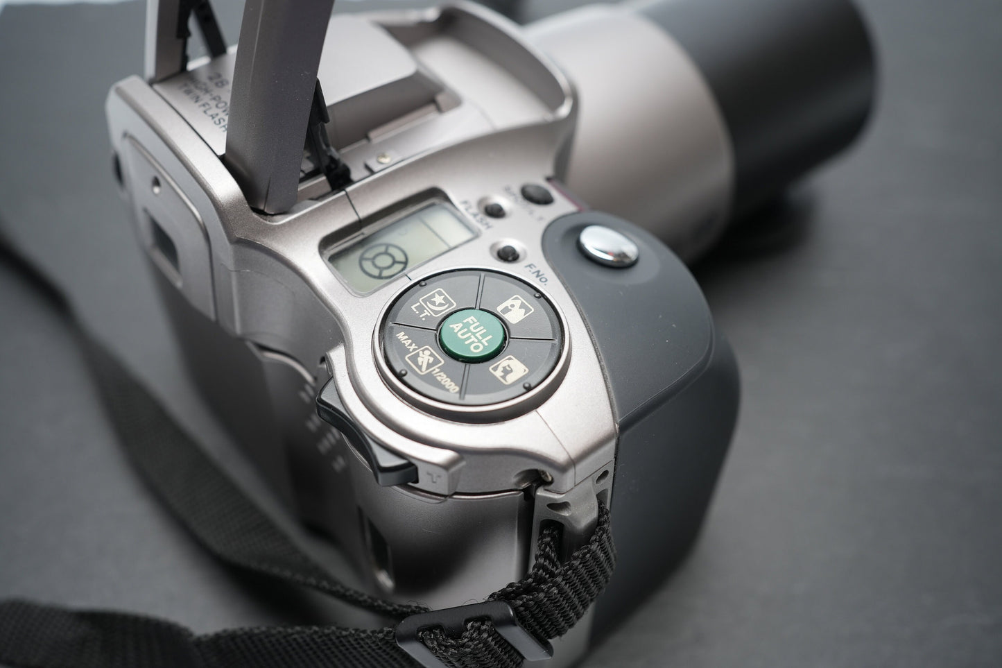 Olympus IS-200 vintage compact autofocus zoom camera