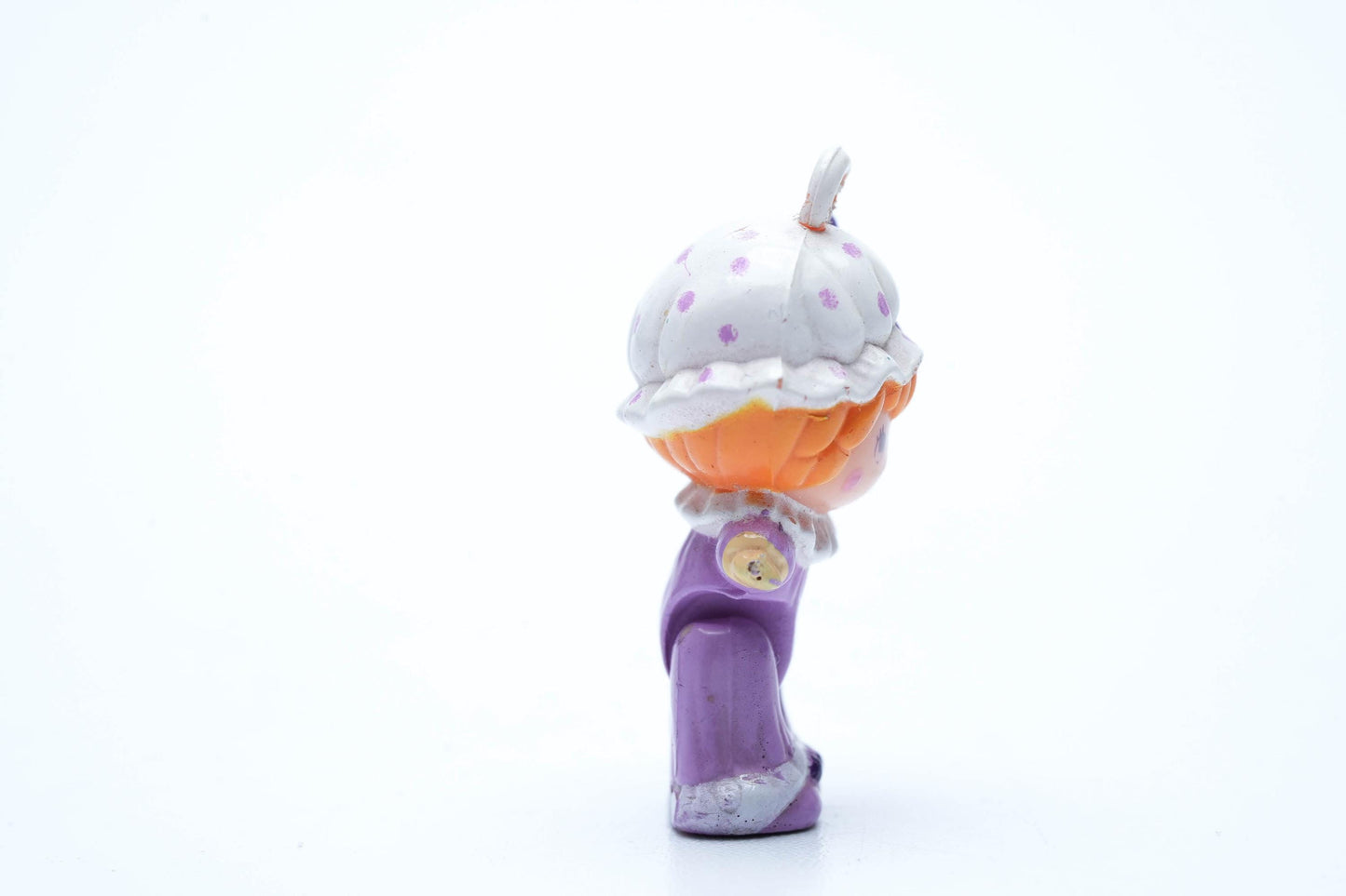 Vintage Charmkins Blossom in Pajamas – Hasbro 1983 – Zeldzame Pyjama-editie | Paarse bedelfiguur