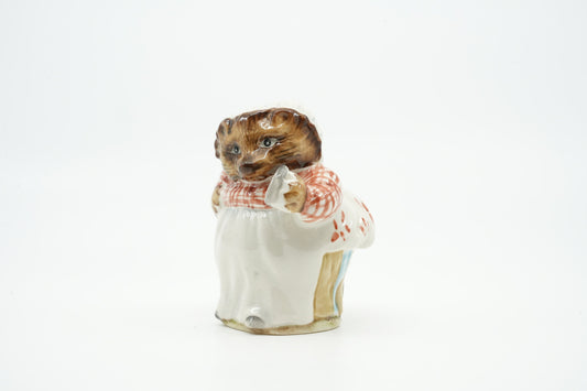 Mrs. Tiggy Winkle- Beatrix Potter Beeldje- Beswick, Engeland, Copyright 1948
