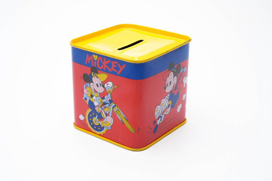 Vintage Mickey Mouse Spaarpot van Blik – “On the Move” Design – ca. Jaren ‘90