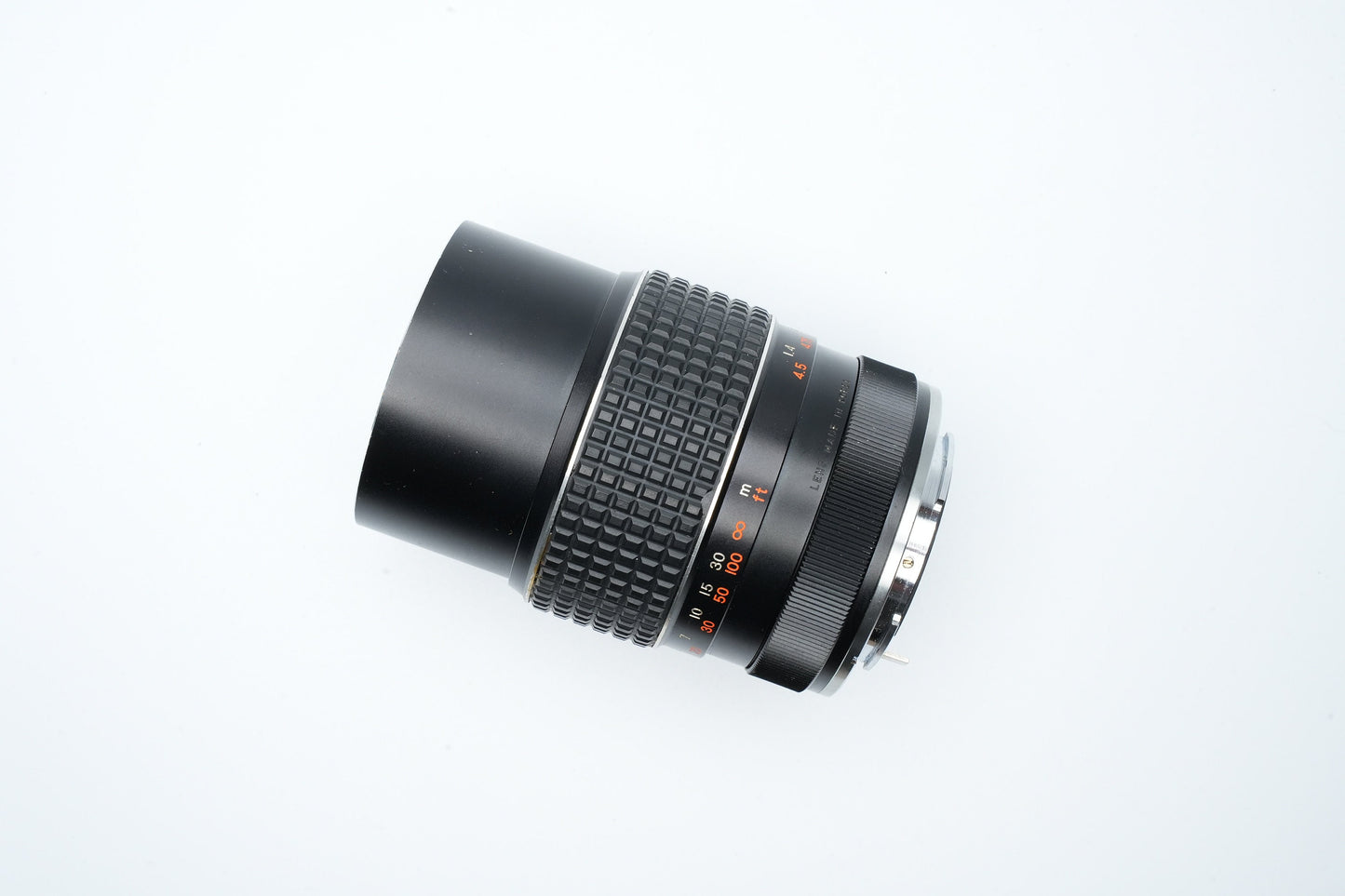 Carenar EEK 135mm f2.8 | vintage prime lens
