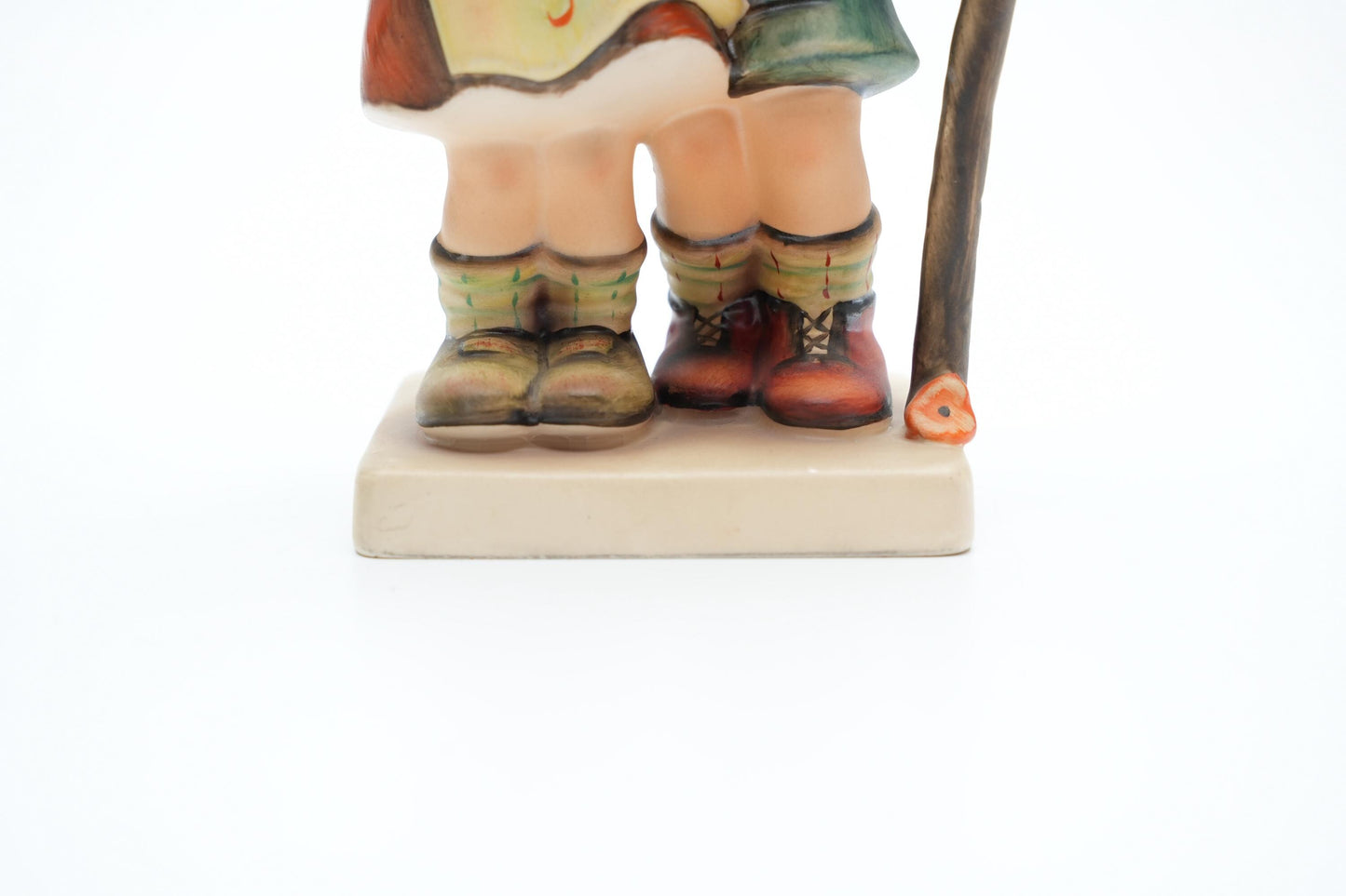 Vintage Hummel Beeldje 'Under Umbrella' - HUM 71 (17 cm / 6,7 inch)