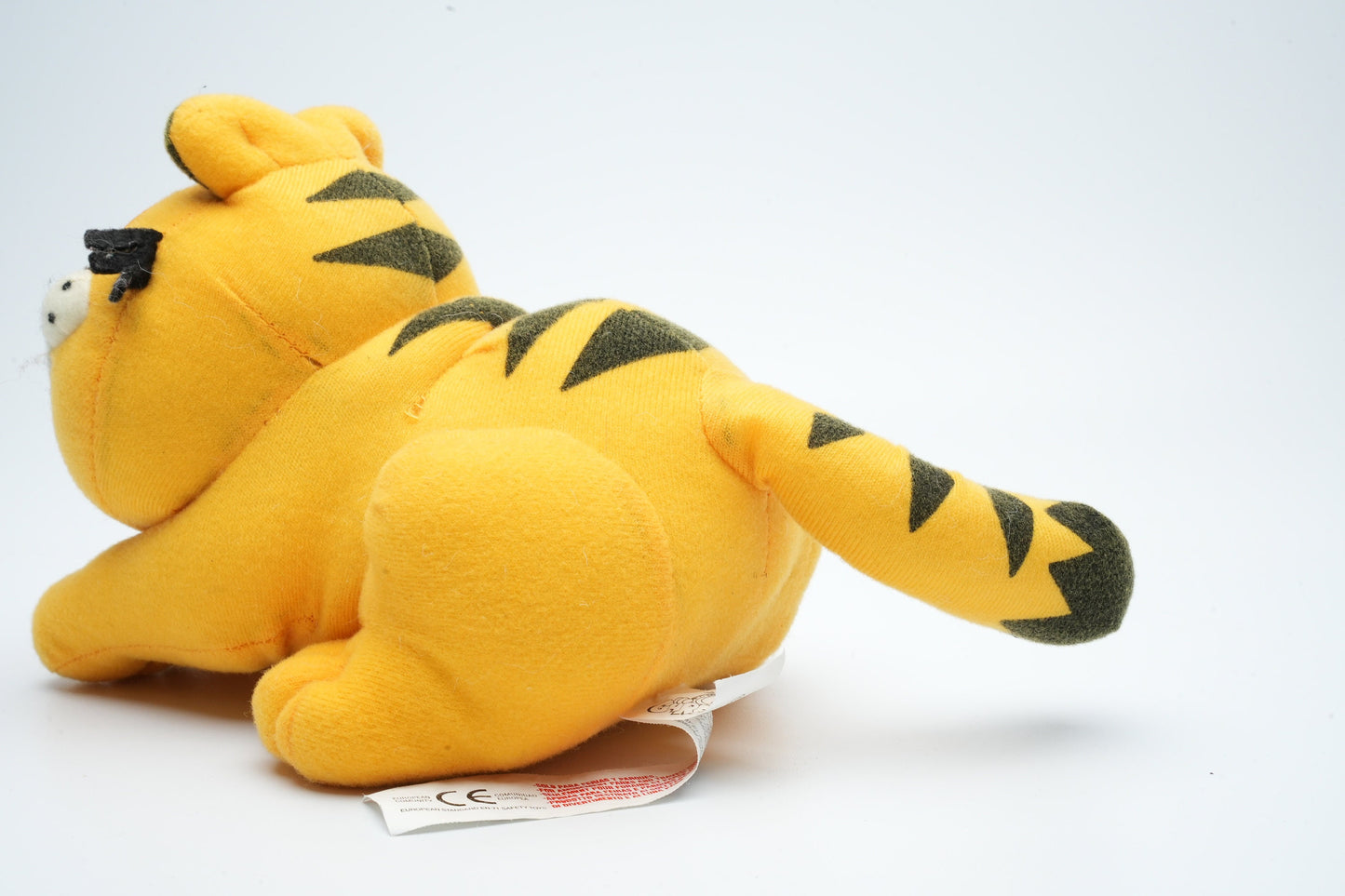 Garfield die ligt op de grond | schattige Garfield plush