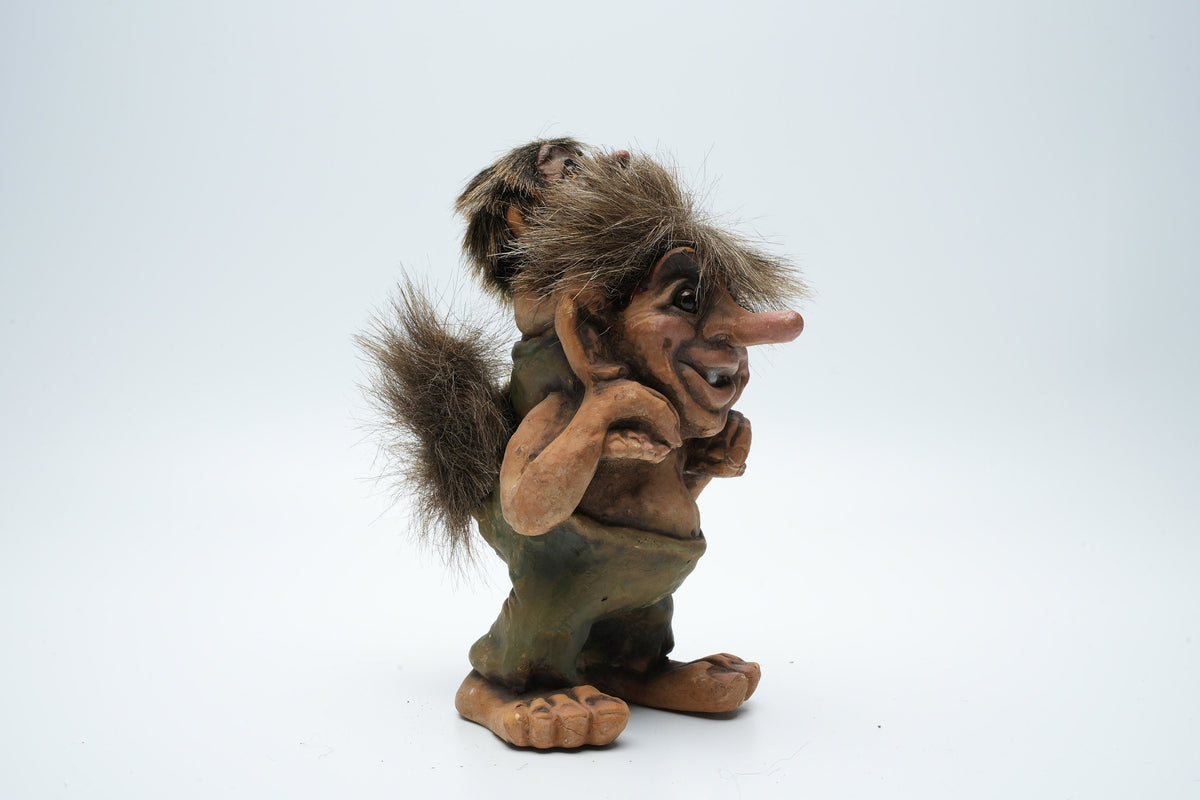 Nyform Troll man met kind  #178 Handgemaakt Noorwegen Noorse Trollen | Oude trol | Vintage trol