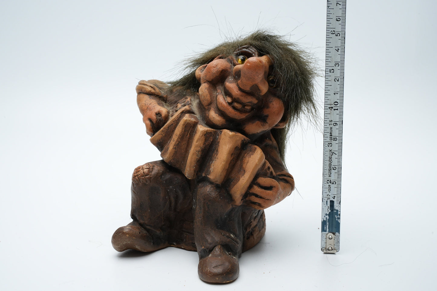 Troll met accordion in handen - vintage Nyform uit Noorwegen - boswezen