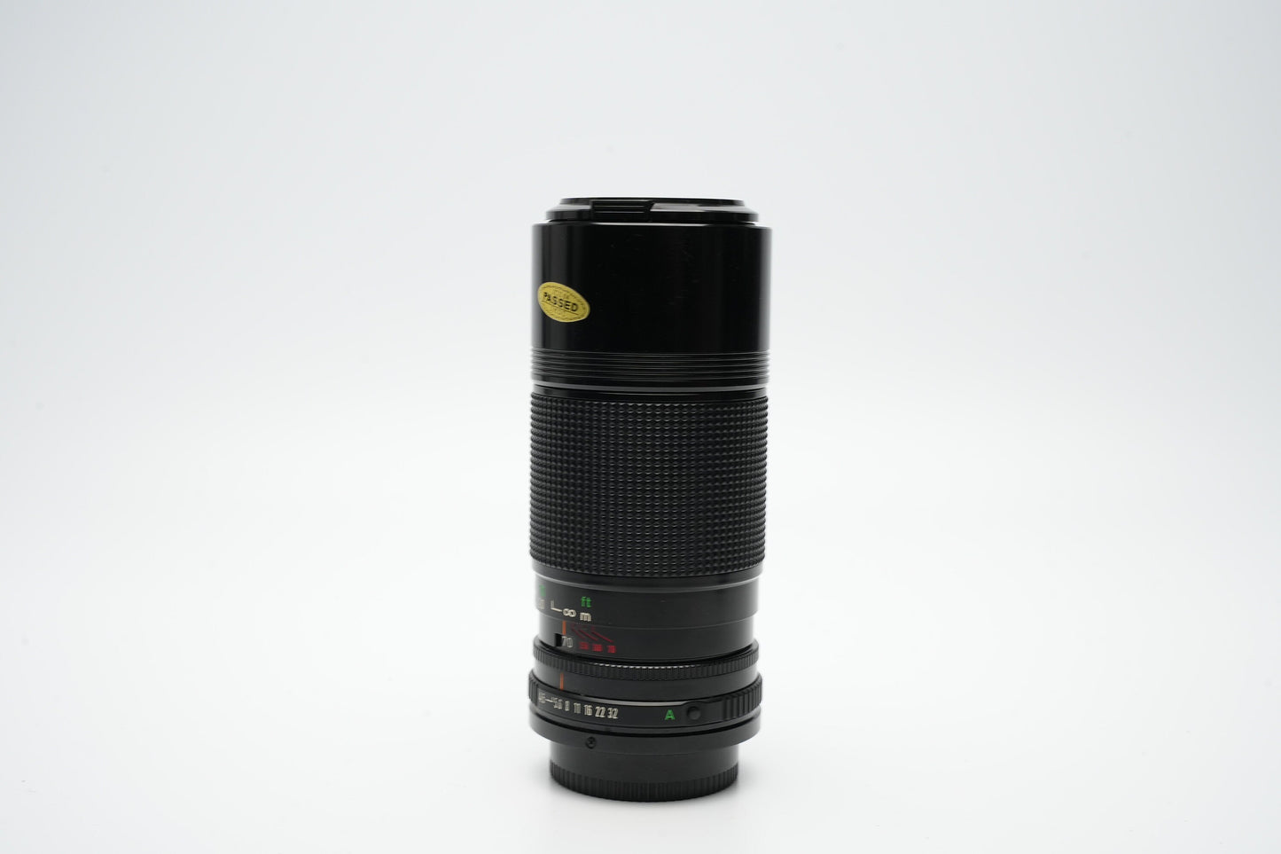 Canon FD 70-150 mm f4.5 zoomlens. Mooie scherpe optiek. Fantastisch bereik voor portretten met ingebouwde zonnekap