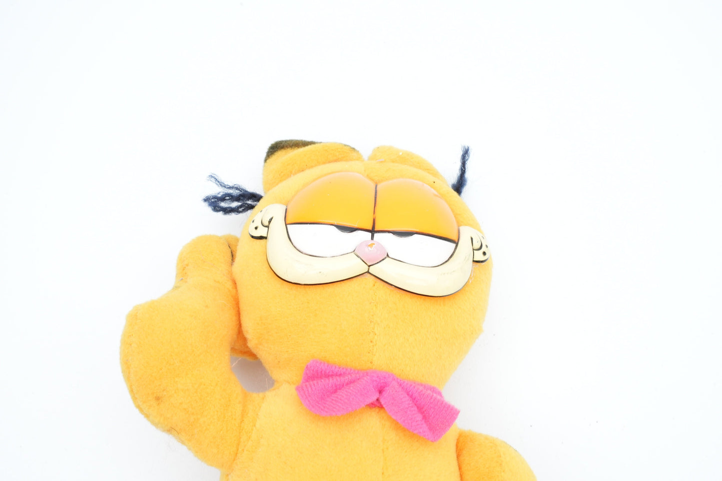 Vintage Garfield lying on the ground | vintage Garfield plush