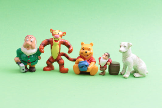 Figuren van Disney - Winnie The Pooh - Teigetje - vintage uit verschillende jaartallen