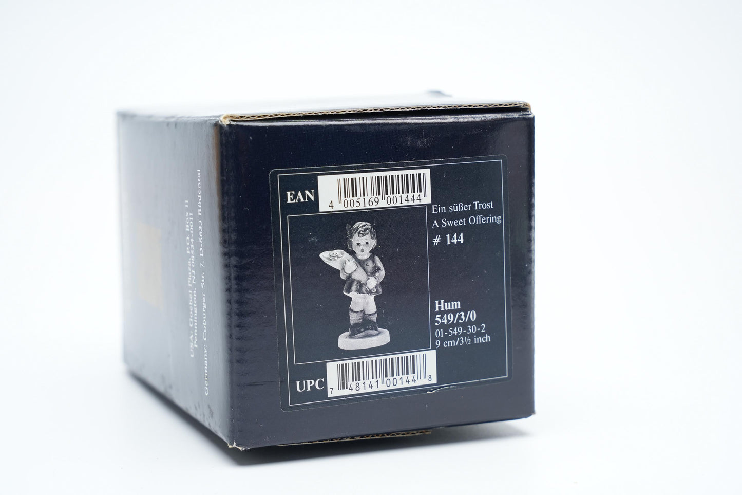 A Sweet Offering #144 - Hummel 549 (9 cm / 3.5 inch)