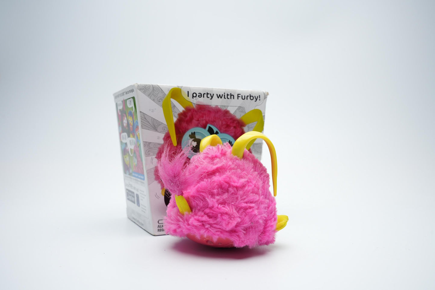 Furby Party Rockers – Pink met Gele Oortjes (Hasbro) in Doos