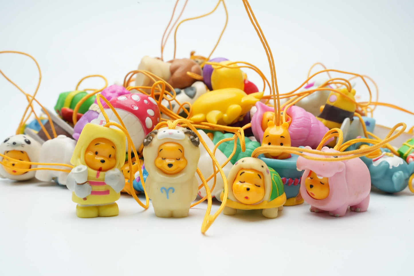 Peek-a-pooh telefoon bedels | Capsule Toys | Vintage peek a pooh bedels | pick your favorite (45 verschillende)