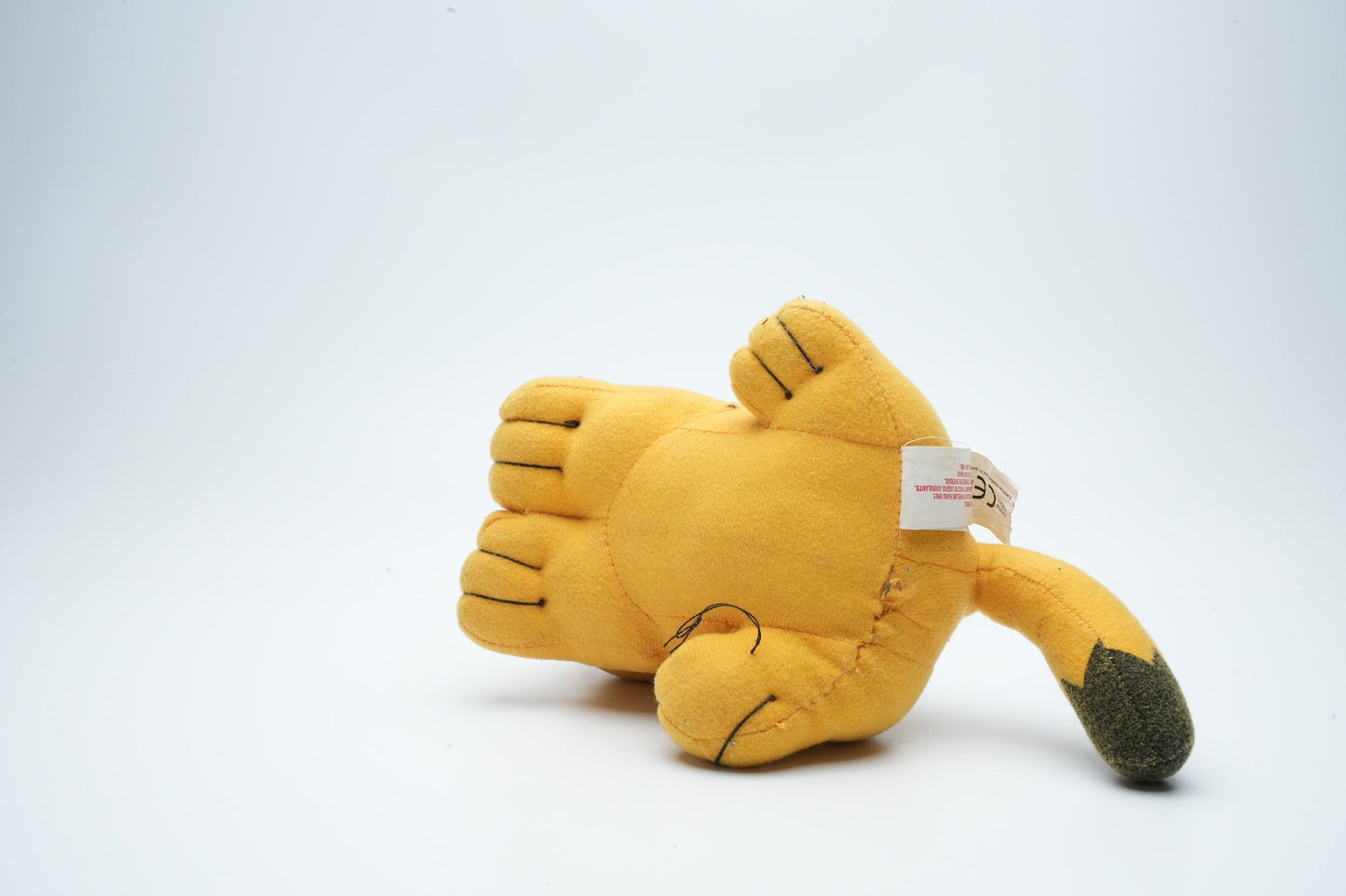 Garfield de kat ligt te chillen op de grond | schattige kleine Garfield plush