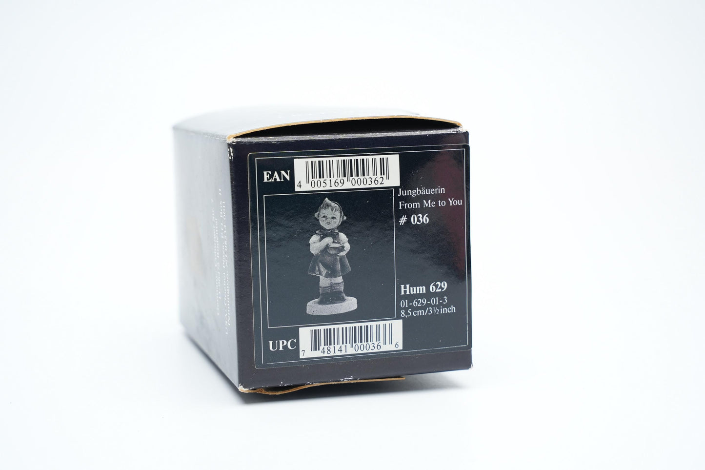 Authentieke Goebel Hummel Figurine – “Jungbäuerin – From Me to You” (Hum 629, 8,5 cm/3,5 inch)