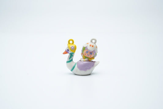 Vintage Charmkins Twinkle en Snowflower zwaan kettinghanger