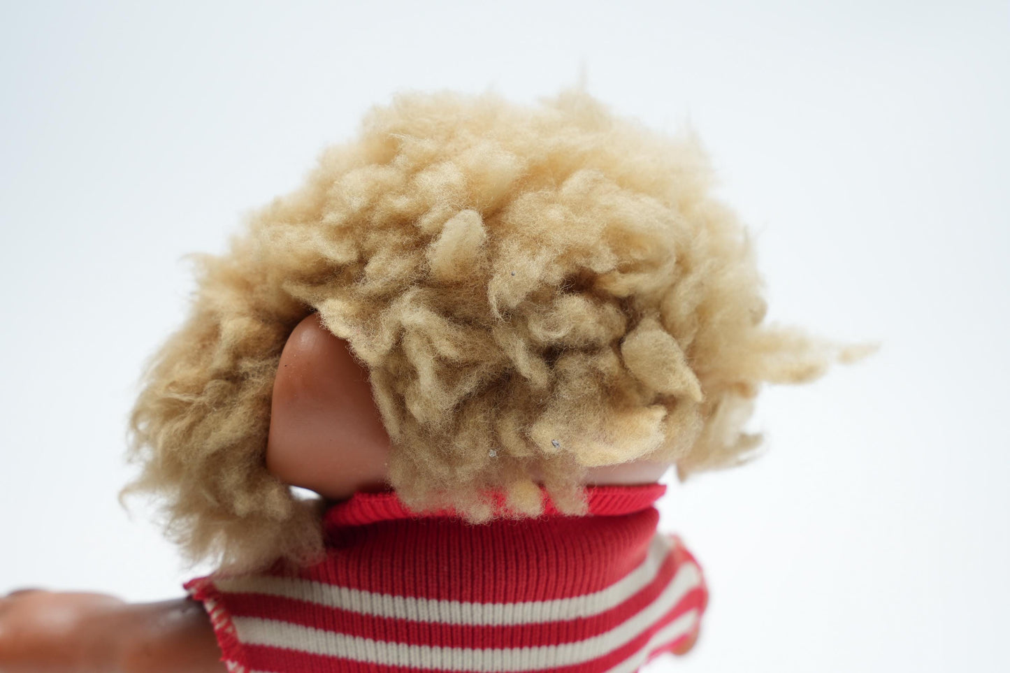 Vintage Thomas Dam Things troll monkey 1965 | T.H. Dam Design 1965 | Vintage dam trol aap met rood shirt