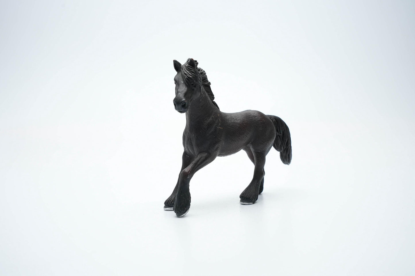 Schleich Friese Paard 13604 – 11 cm (ca. 4.3 inch) – 2005 – Vintage Verzamelmodel