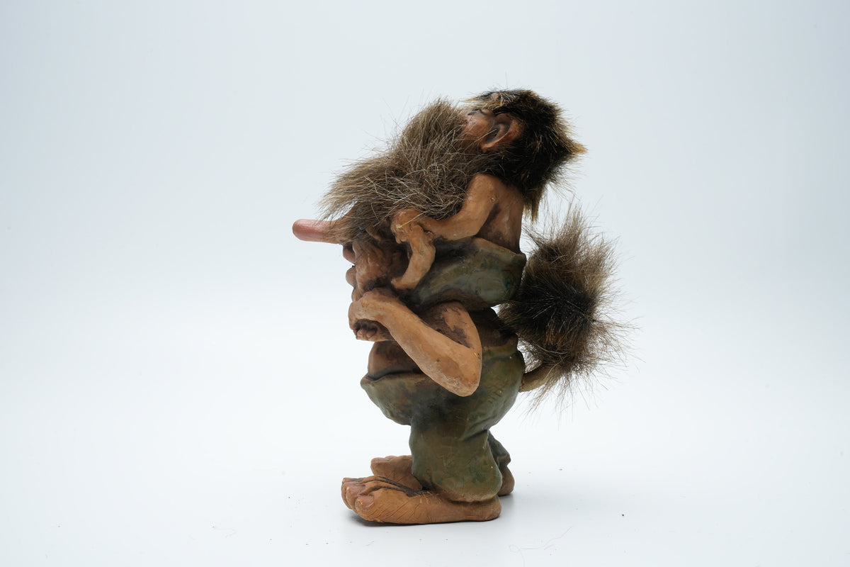 Nyform Troll man met kind  #178 Handgemaakt Noorwegen Noorse Trollen | Oude trol | Vintage trol