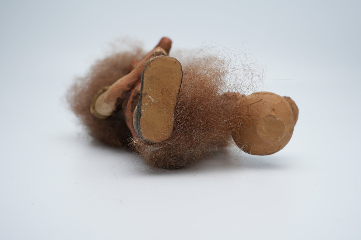 Nyform / Fossetroll - troll met voetbal - handgemaakt in Noorwegen