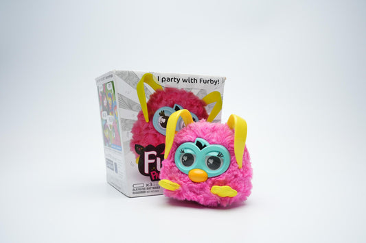 Furby Party Rockers – Pink met Gele Oortjes (Hasbro) in Doos