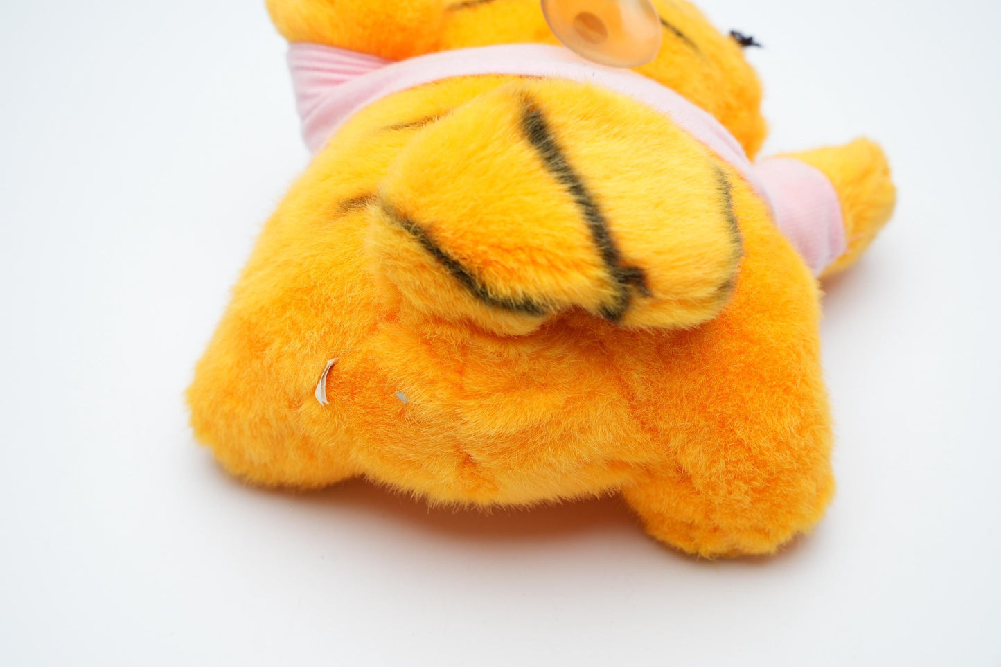 Vintage Garfield Knuffel met Roze Sjaal - United Feature Syndicate Inc. & Paws (1981)